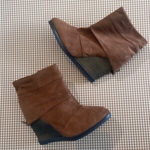 Qupid winter booties. Size 8.5